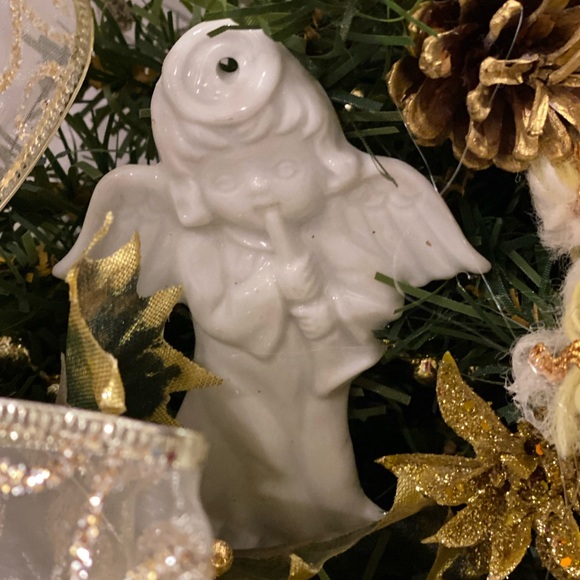 Vintage angel ornament wreath - Picture 10 of 14